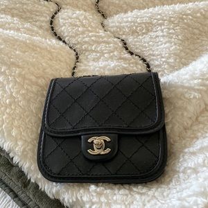 Chanel handbag in perfect condition. 6” tall and 6” wide.